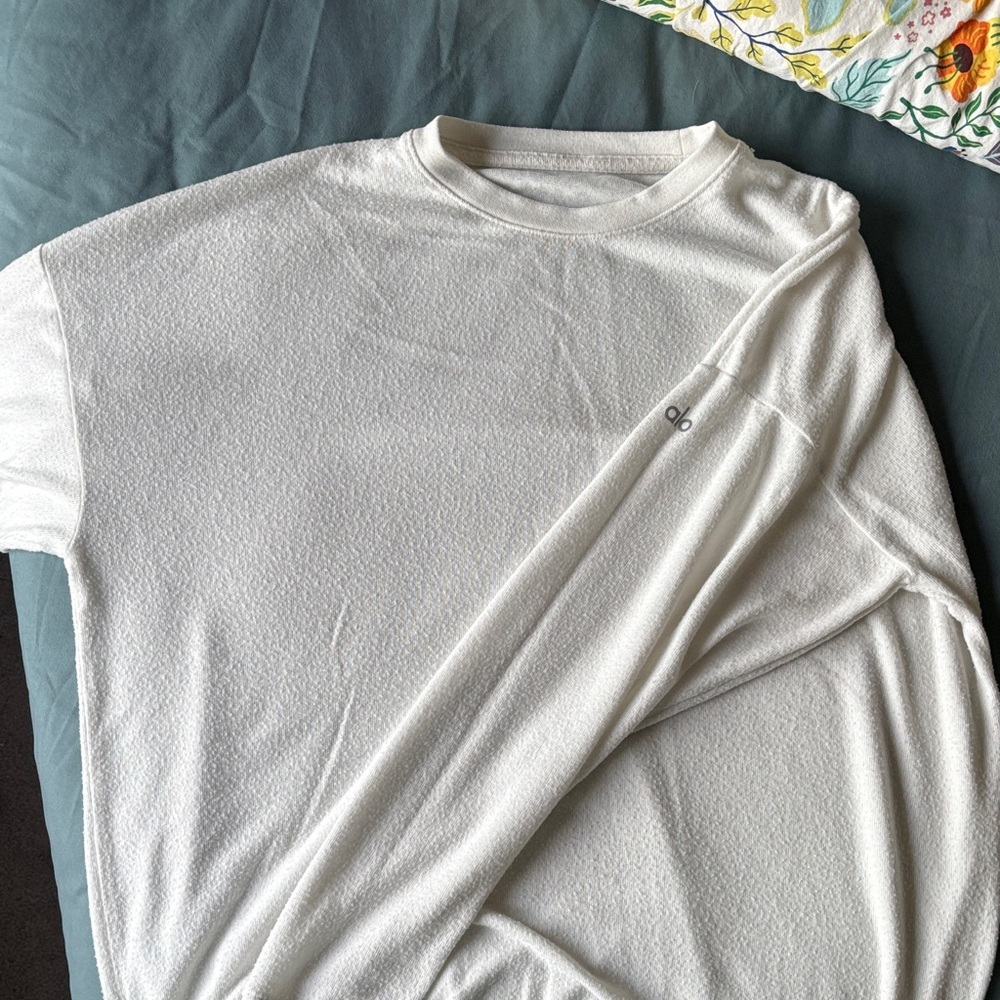 ALO Yoga White Long Sleeve Tee